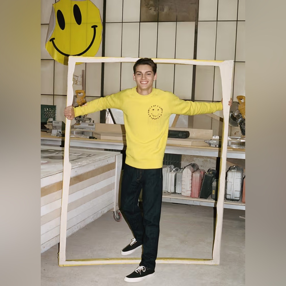 MAISON KITSUNE x TOILETPAPER Limited Edition Crewneck Sweatshirt Smiley Design - Picture 2 of 7